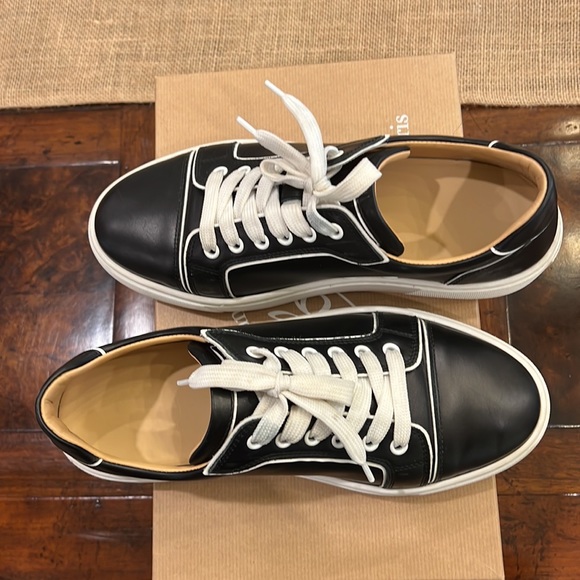 🔴SOLD🔴 Christian Louboutin black sneaker sz40.5 Excellent condition 695 - Picture 10 of 13